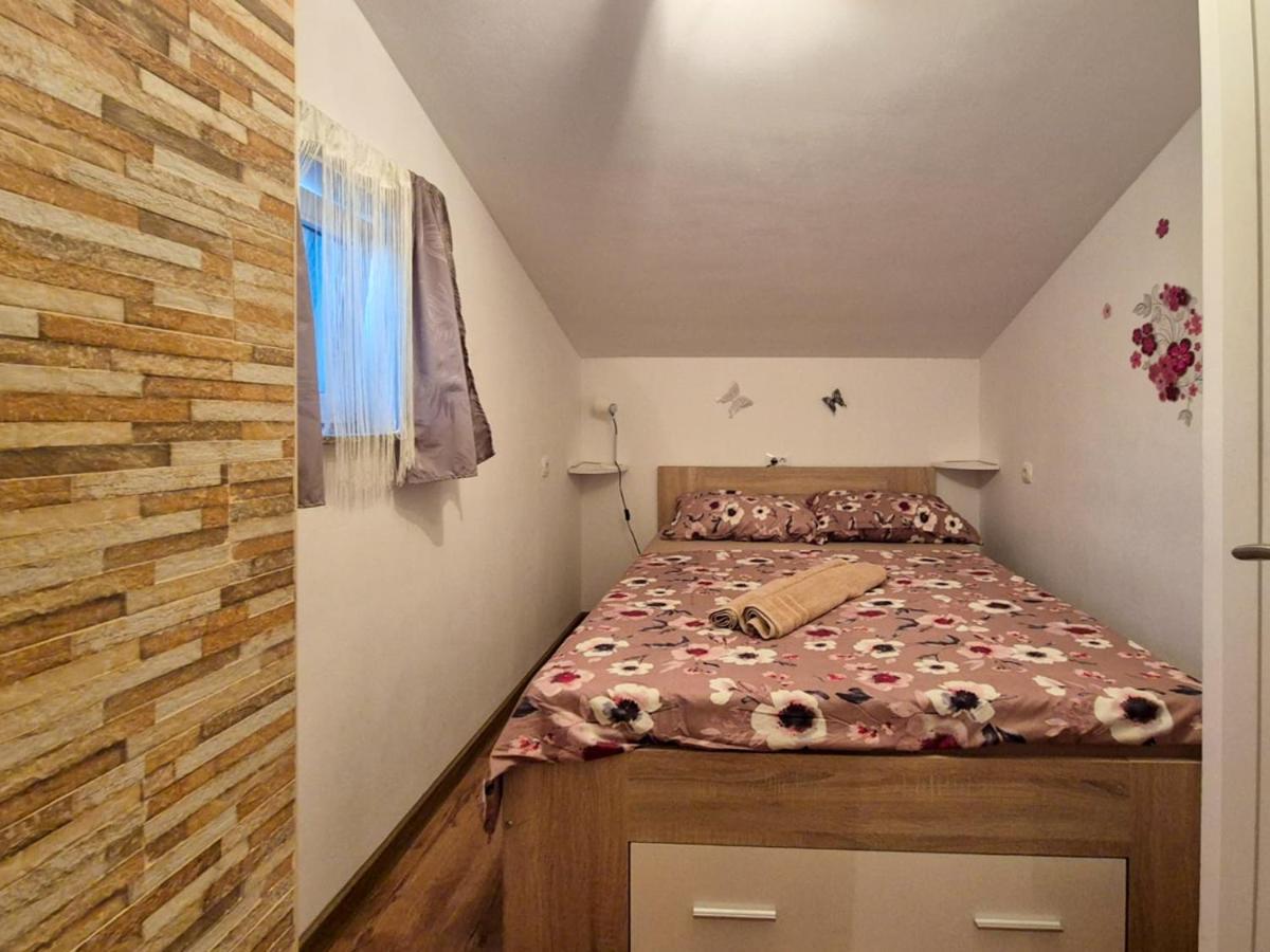 Apartman Meghan 普拉 外观 照片