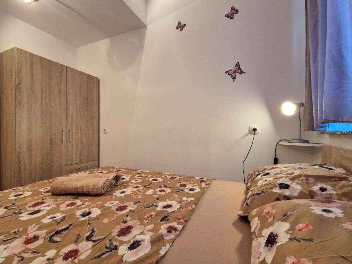 Apartman Meghan 普拉 外观 照片